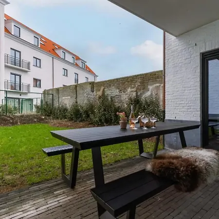 Poseidon Luxe Gelijkvloers Met Tuin ,terras En Gratis Parking *