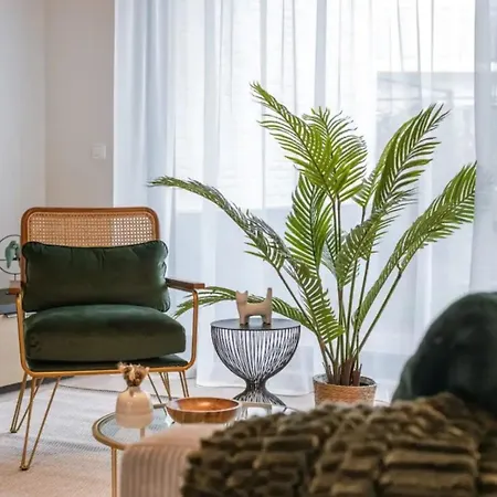 Poseidon Luxe Gelijkvloers Met Tuin ,terras En Gratis Parking * 크노케-하이스트