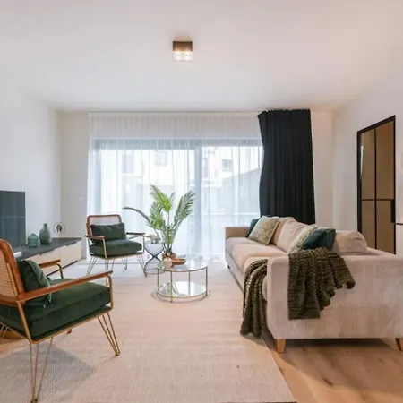 Poseidon Luxe Gelijkvloers Met Tuin ,terras En Gratis Parking * 크노케-하이스트